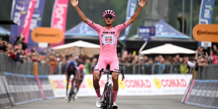 Isaac del Toro ganó la Etapa 17 y mantiene la maglia rosa en el Giro de Italia