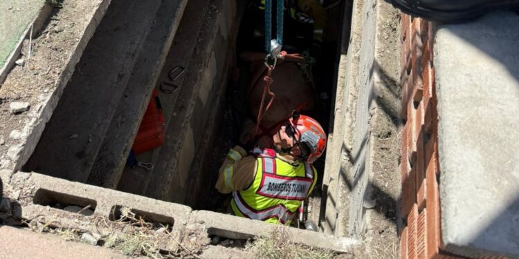 Hombre cayó en una gaveta de 4 metros en Panteón Los Olivos en Tijuana