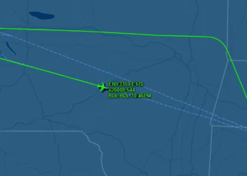 Pasajero provoca aterrizaje de emergencia tras agredir a sobrecargo en vuelo desde Connecticut