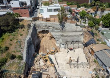 Colapso de tierra en obra de La Cacho provoca evacuación de viviendas