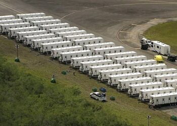 Florida inicia operaciones de “Alligator Alcatraz” este martes