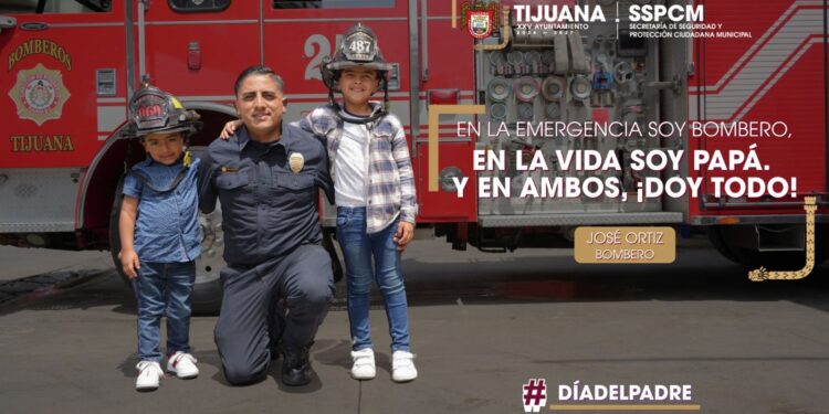 Reconocen a bomberos y policías de Tijuana en el día del padre