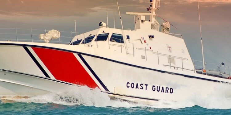 Se estrella avioneta cerca de Point Loma con seis personas a bordo