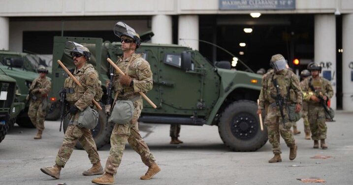 Guardia Nacional llega a Los Ángeles tras violentos enfrentamientos por redadas de migración