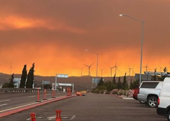 Humo y visibilidad reducida complican tránsito entre El Hongo y La Rumorosa