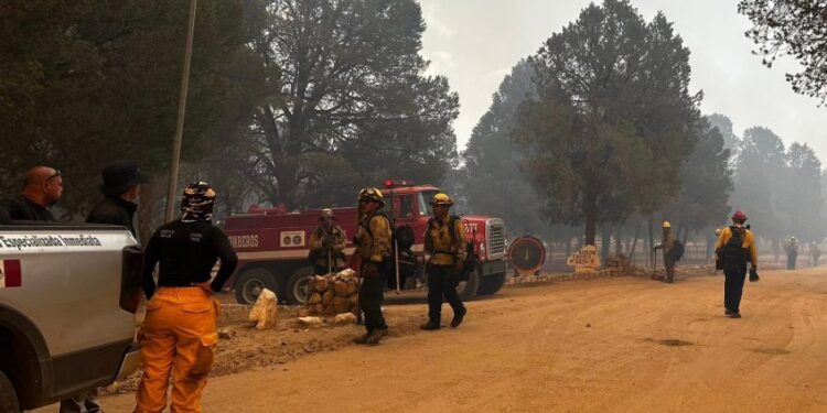 La Rumorosa en prealerta de evacuación ante avance del incendio “Guadalajara 2”