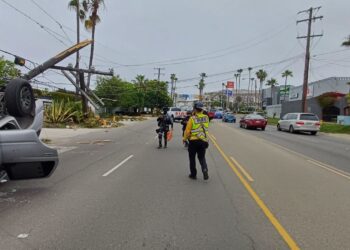 Volcadura dejó sin luz a zonas de Playas de Tijuana