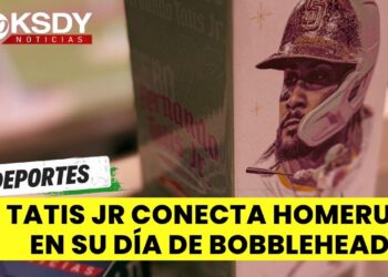 Fernando Tatis Jr conectó un home run de tres carreras en su día de Bobblehead