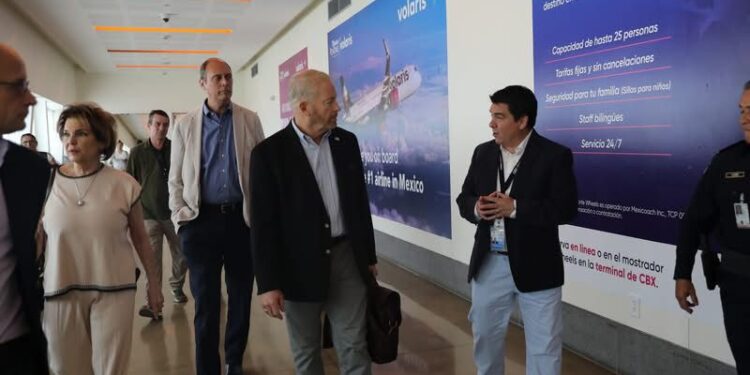 Embajador de Estados Unidos en México visitó el Cross Border Xpress