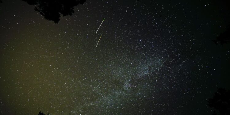Doble lluvia de meteoros iluminará el cielo el próximo 30 de julio