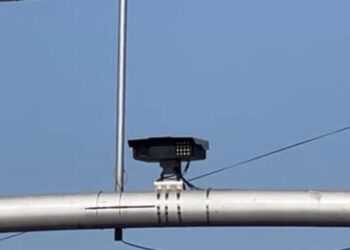 Tijuana prueba semáforos inteligentes que responden al tráfico en tiempo real