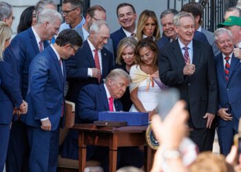 Nueva ley fiscal entra en vigor y promete alivio para familias trabajadoras