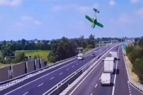 Mueren dos personas tras caída de avioneta en el norte de Italia