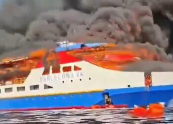 Ferry KM Barcelona se incendió en Indonesia