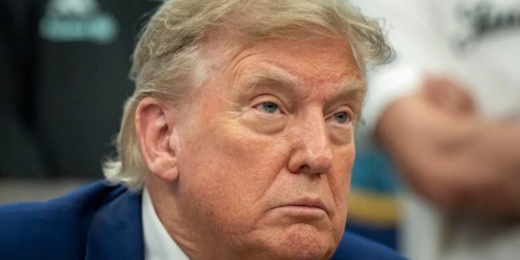 Trump es diagnosticado con insuficiencia venosa crónica