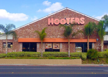 Hooters cerrará su sucursal en Mission Valley