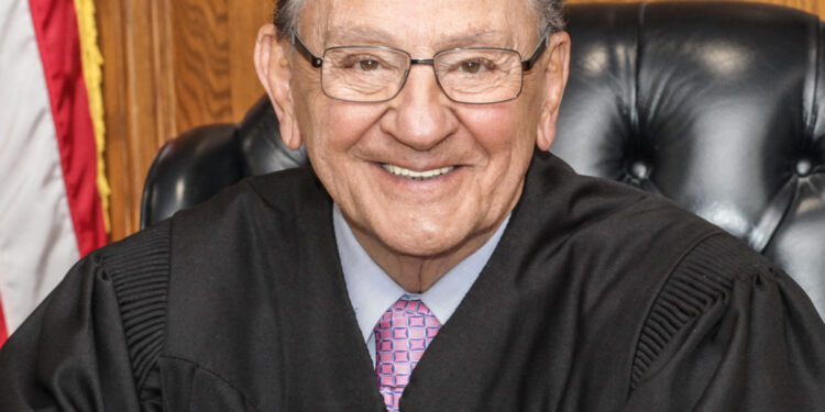 Muere Frank Caprio, juez y estrella de ‘Caught in Providence’, a los 88 años