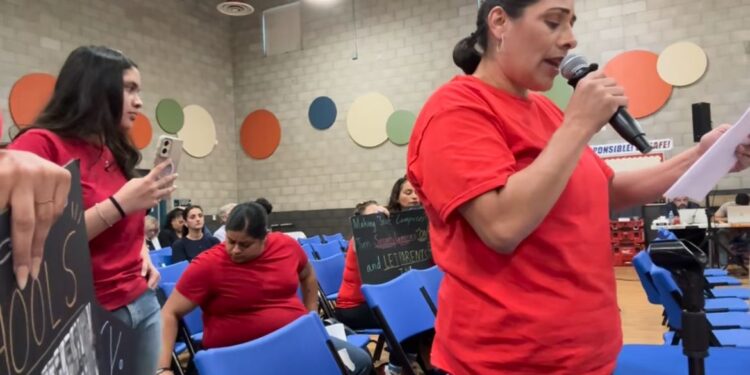 Continúa la lucha: Padres de familia redoblan protesta contra política que restringe su ingreso a escuelas en San Ysidro