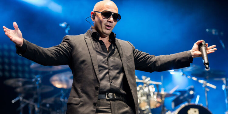 Pitbull canceló su participación como invitado de Shakira en Tijuana