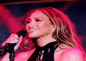 Jennifer Lopez Grillo