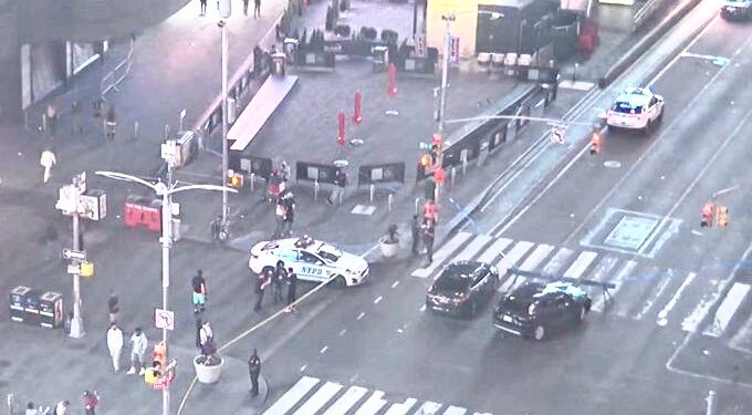 Menor de edad protagoniza tiroteo en Times Square