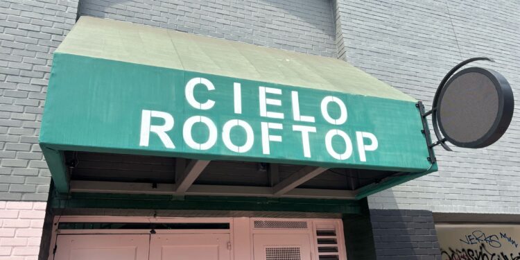 Hombre muere baleado tras pelea en bar del Gaslamp, detienen al sospechoso en el lugar