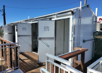 Reabre en East County lote seguro para personas sin vivienda