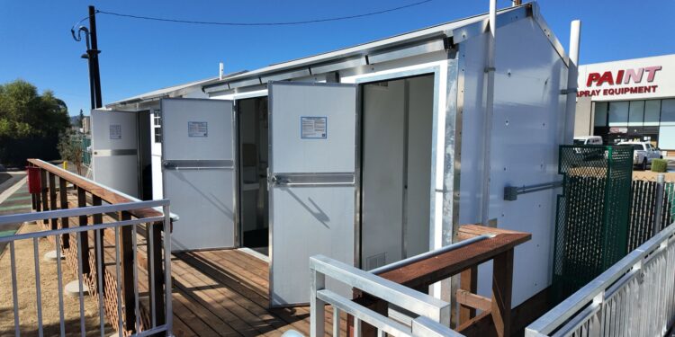 Reabre en East County lote seguro para personas sin vivienda