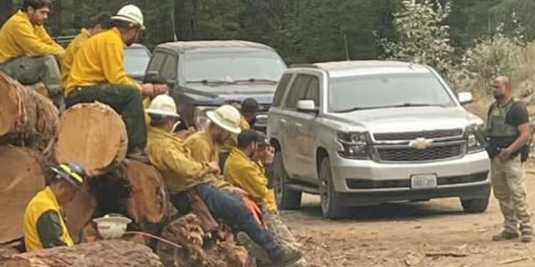 ICE arrestó a dos bomberos contratados durante incendio en Washington