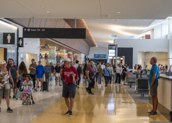 Más de 5,000 personas participan en la apertura comunitaria del Nuevo Terminal 1 en San Diego