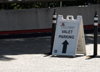 Negocios del centro de San Diego enfrentan alza histórica en tarifas de valet parking