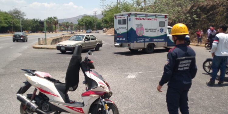 Departamento de Bomberos investiga olor en la primaria Rosa Parks en San Diego