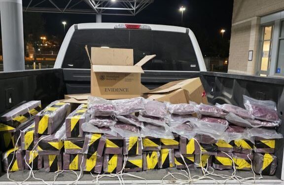 Oficiales de CBP interceptan camiones, autobuses y vehículos con toneladas de drogas en San Diego