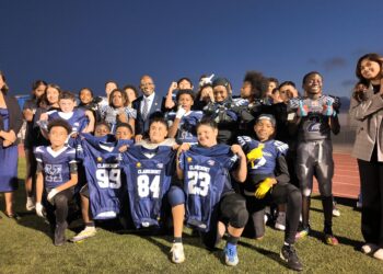 Banker’s Hill Law Firm apoya el desarrollo de jóvenes futbolistas con nuevo patrocinio de Hawks Youth Football