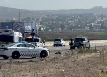 Encuentran cuerpo de mujer en la carretera Tijuana-Ensenada