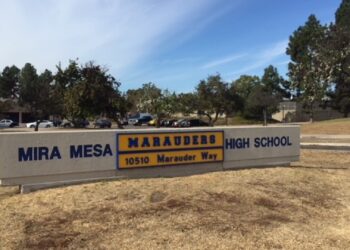 Estudiante llevó un arma cargada a escuela de Mira Mesa