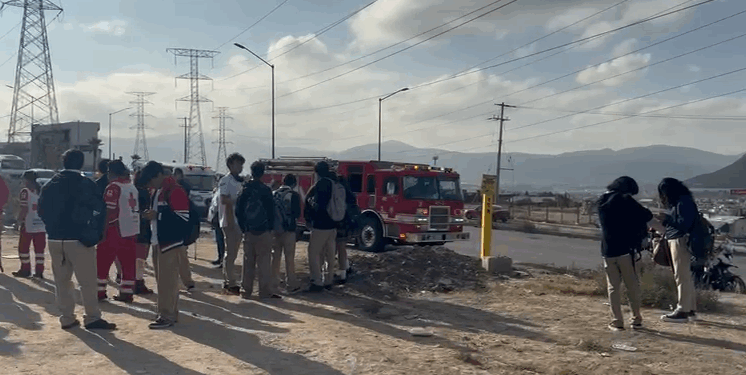 Un estudiante lesionado tras falla mecánica en camión escolar en Tijuana