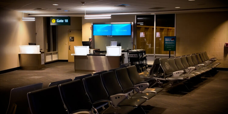 Último vuelo despega de la histórica Terminal 1 del Aeropuerto de San Diego