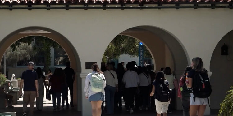 Universidades impulsan el uso responsable de la IA como la profesión del mañana