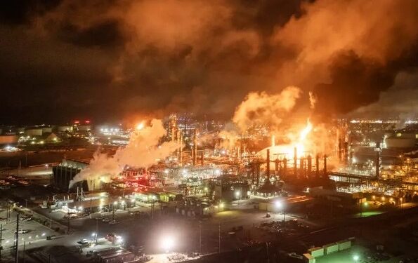Incendio en refinería Chevron fue controlado sin víctimas que reportar