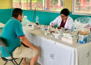 IMSS despliega operativo médico en cinco estados afectados por ciclón tropical