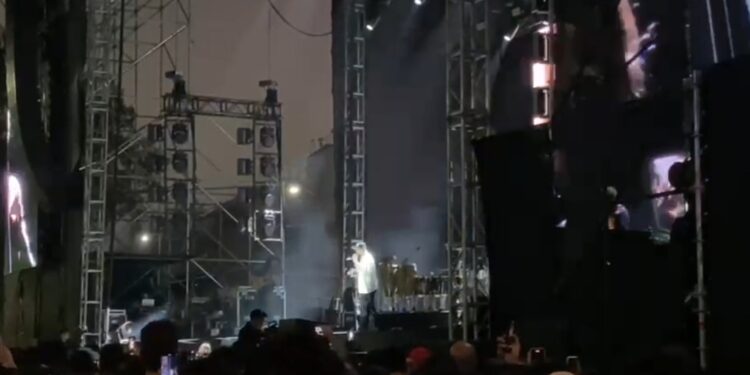 Miles vibraron con Residente en Tijuana: música, crítica y conciencia social
