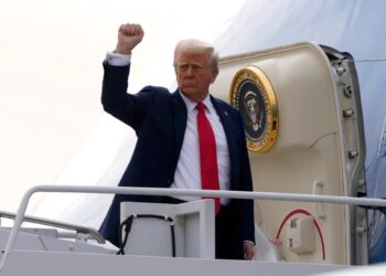 Trump viaja a Israel para supervisar liberación de rehenes y firma de acuerdo de paz