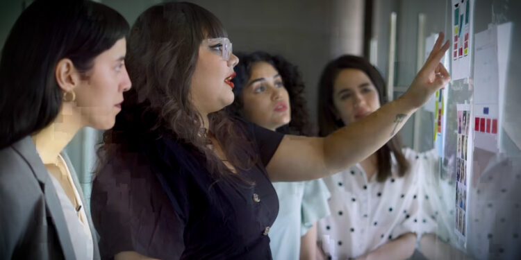 Latina Equal Pay Day: un recordatorio del valor no reconocido del trabajo latino