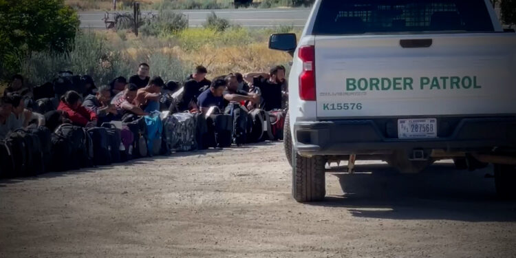 Miles de migrantes mexicanos deportados han sido procesados ​​en albergue de Tijuana
