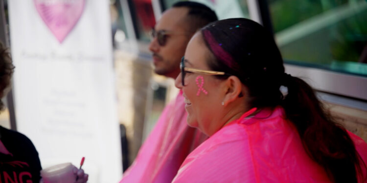 Chula Vista se pinta de rosa en evento por el Día Nacional de la Mamografía
