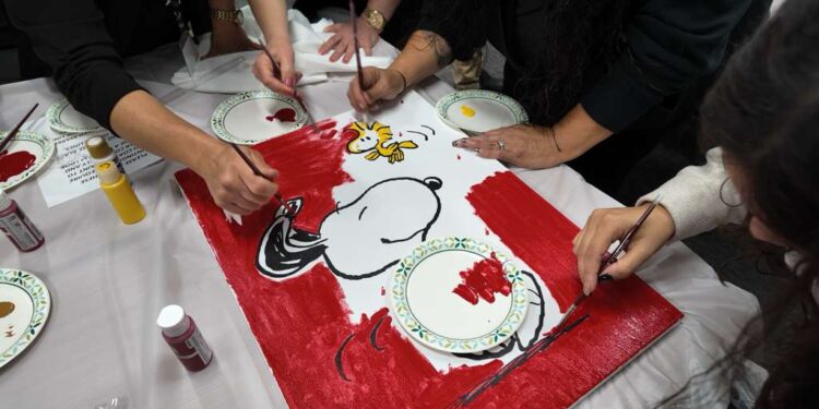 El poder sanador del arte llega a San Ysidro Health con Snoopy y Charlie Brown