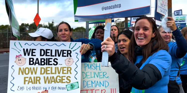 Enfermeras de Sharp HealthCare se manifiestan en San Diego por mejores condiciones laborales