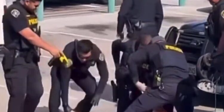 Video de arresto en San Diego se viraliza y activistas solicitan investigación independiente