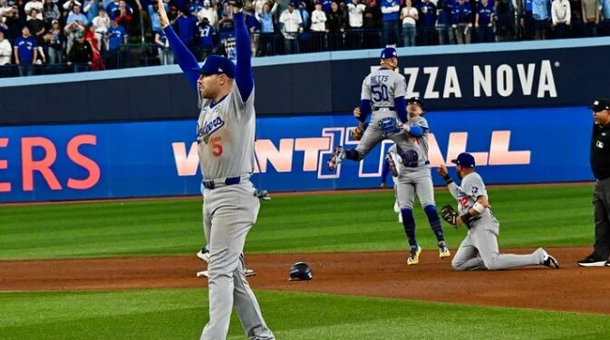 Dodgers fuerzan el juego 7 de la Serie Mundial ante Toronto